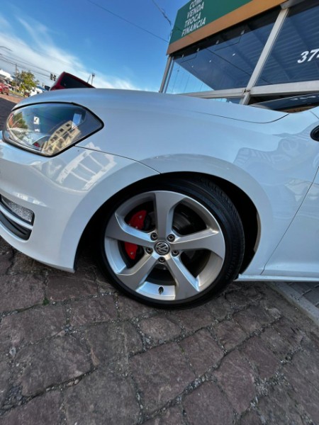 VOLKSWAGEN GOLF COMFORTLINE TSI 1.4 /2015 CHIMA VEÍCULOS VENÂNCIO AIRES / Carros no Vale VOLKSWAGEN GOLF COMFORTLINE TSI 1.4 /2015 CHIMA VEÍCULOS VENÂNCIO AIRES / Carros no Vale