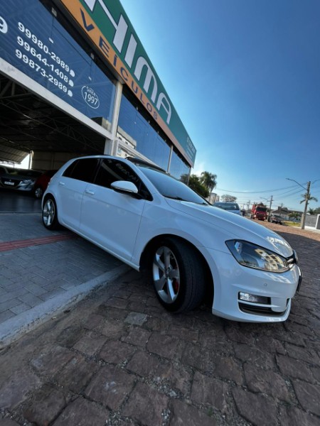 VOLKSWAGEN GOLF COMFORTLINE TSI 1.4 /2015 CHIMA VEÍCULOS VENÂNCIO AIRES / Carros no Vale VOLKSWAGEN GOLF COMFORTLINE TSI 1.4 /2015 CHIMA VEÍCULOS VENÂNCIO AIRES / Carros no Vale