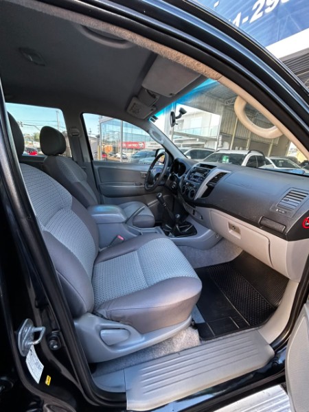 TOYOTA HILUX CABINE DUPLA SRV 3.0 4X4 /2008 CHIMA VEÍCULOS VENÂNCIO AIRES / Carros no Vale