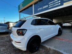 VOLKSWAGEN POLO MPI 1.0 12V FLEX /2023 CHIMA VEÍCULOS VENÂNCIO AIRES / Carros no Vale