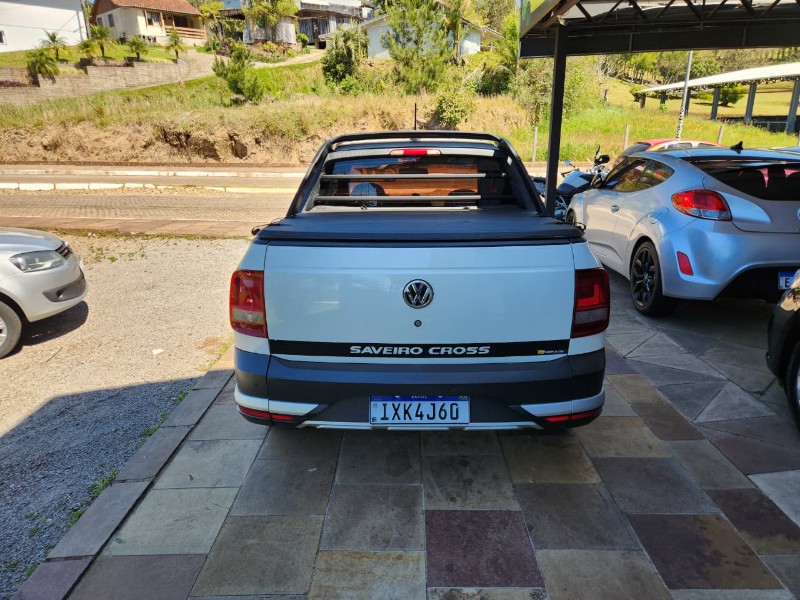 VOLKSWAGEN SAVEIRO CROSS 1.6 CD 2016/2017 TS VEÍCULOS ANTA GORDA / Carros no Vale