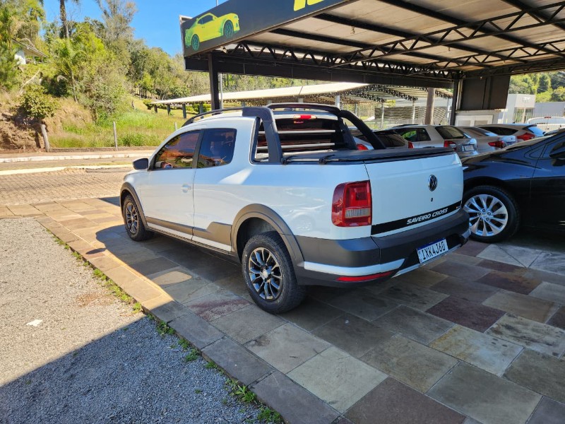 VOLKSWAGEN SAVEIRO CROSS 1.6 CD 2016/2017 TS VEÍCULOS ANTA GORDA / Carros no Vale