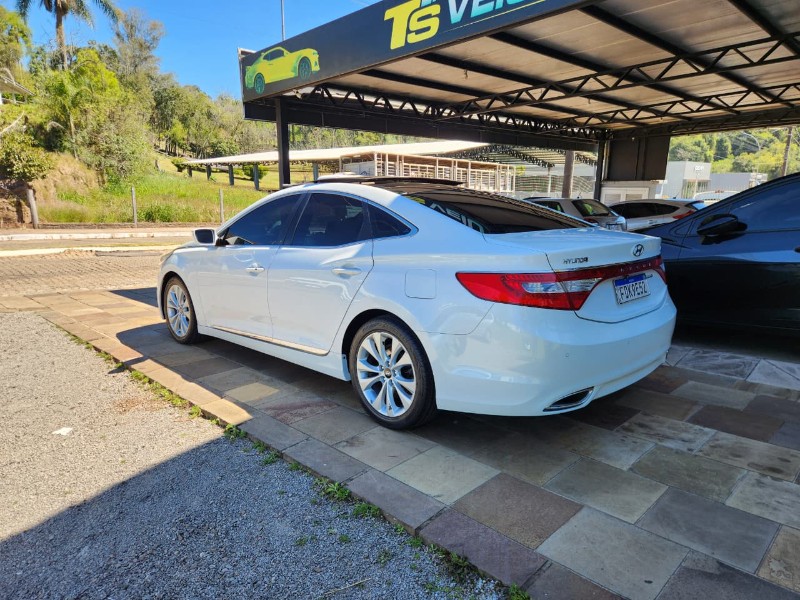 HYUNDAI AZERA 3.0 V6 C TETO 2012/2013 TS VEÍCULOS ANTA GORDA / Carros no Vale HYUNDAI AZERA 3.0 V6 C TETO 2012/2013 TS VEÍCULOS ANTA GORDA / Carros no Vale