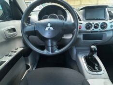 MITSUBISHI L200 2.5 4X2 8V /2015 CHIMA VEÍCULOS VENÂNCIO AIRES / Carros no Vale