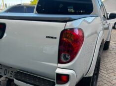 MITSUBISHI L200 2.5 4X2 8V /2015 CHIMA VEÍCULOS VENÂNCIO AIRES / Carros no Vale