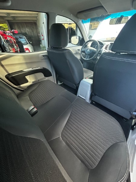 MITSUBISHI L200 2.5 4X2 8V /2015 CHIMA VEÍCULOS VENÂNCIO AIRES / Carros no Vale