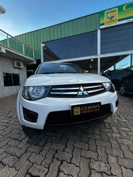 MITSUBISHI L200 2.5 4X2 8V /2015 CHIMA VEÍCULOS VENÂNCIO AIRES / Carros no Vale