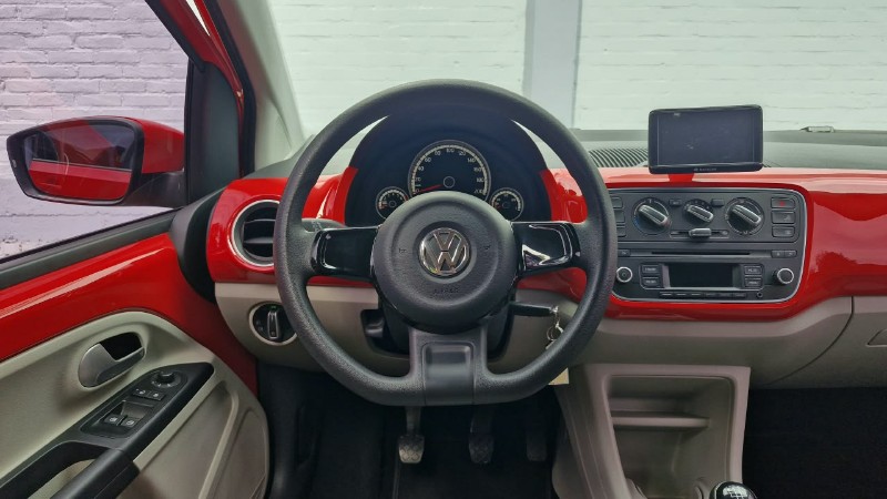 VOLKSWAGEN UP! 1.0 MPI /2014 RT 811 VEÍCULOS ARROIO DO MEIO / Carros no Vale