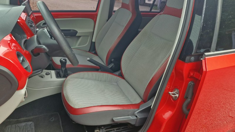 VOLKSWAGEN UP! 1.0 MPI /2014 RT 811 VEÍCULOS ARROIO DO MEIO / Carros no Vale