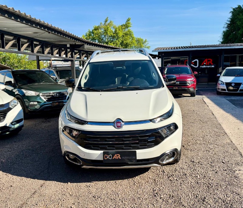 FIAT TORO VOLCANO 2.0 4X4 /2017 AR MULTIMARCAS VENÂNCIO AIRES / Carros no Vale