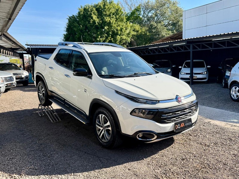 FIAT TORO VOLCANO 2.0 4X4 /2017 AR MULTIMARCAS VENÂNCIO AIRES / Carros no Vale