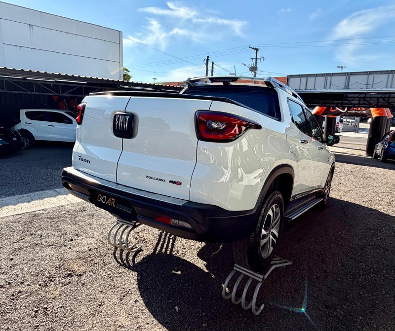 FIAT TORO VOLCANO 2.0 4X4 /2017 AR MULTIMARCAS VENÂNCIO AIRES / Carros no Vale