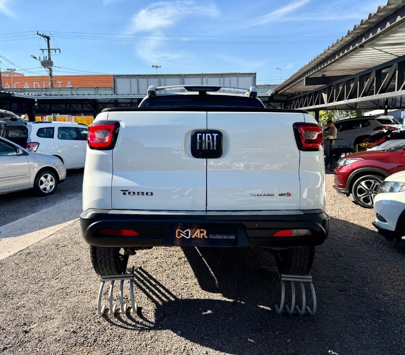 FIAT TORO VOLCANO 2.0 4X4 /2017 AR MULTIMARCAS VENÂNCIO AIRES / Carros no Vale