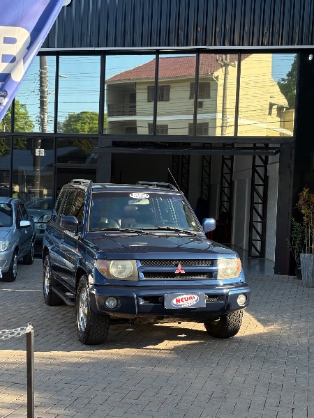 MITSUBISHI PAJERO IO 1.8 SE 4X4 16V 2001/2001 NEURI VEÍCULOS LAJEADO / Carros no Vale