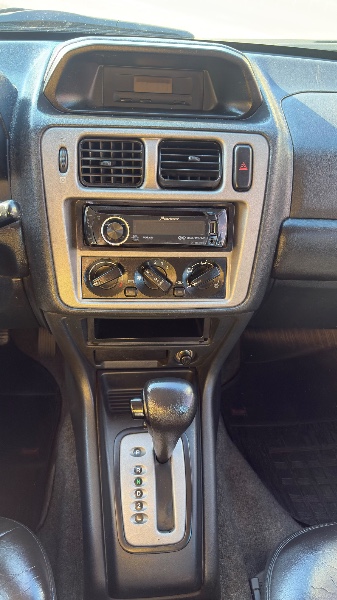 MITSUBISHI PAJERO IO 1.8 SE 4X4 16V 2001/2001 NEURI VEÍCULOS LAJEADO / Carros no Vale