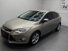 FORD FOCUS /2015 DE CONTO AUTOMÓVEIS SARANDI / Carros no Vale