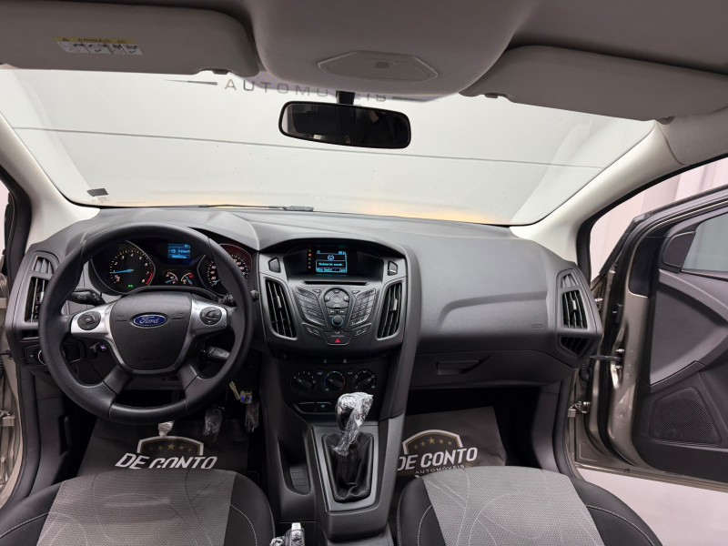 FORD FOCUS /2015 DE CONTO AUTOMÓVEIS SARANDI / Carros no Vale