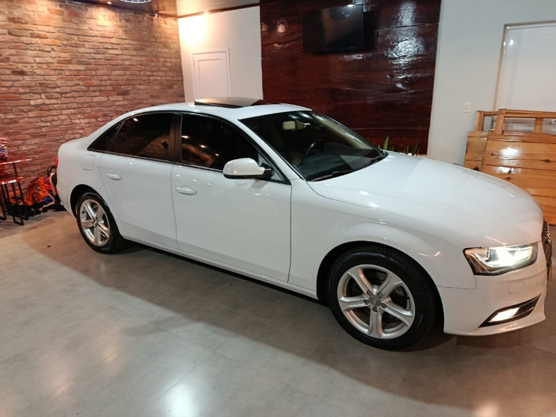 AUDI A4 2.0 TFSI 2013/2014 TS VEÍCULOS ANTA GORDA / Carros no Vale