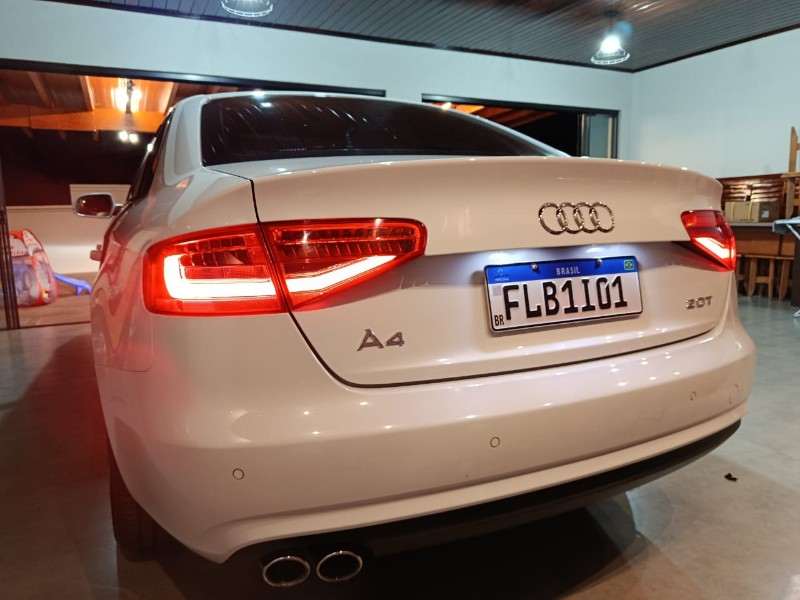AUDI A4 2.0 TFSI 2013/2014 TS VEÍCULOS ANTA GORDA / Carros no Vale