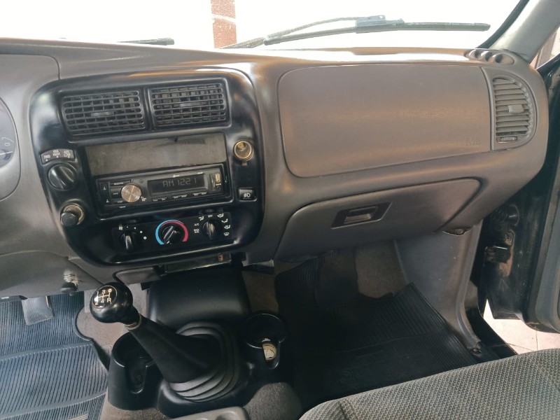 FORD RANGER 2.8 XLT 4X4 8V 2003/2004 TS VEÍCULOS ANTA GORDA / Carros no Vale