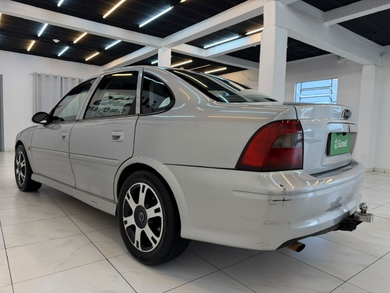 CHEVROLET VECTRA 2.2 GLS 8V 2000/2000 LUCAS AUTOMÓVEIS BOM RETIRO DO SUL / Carros no Vale