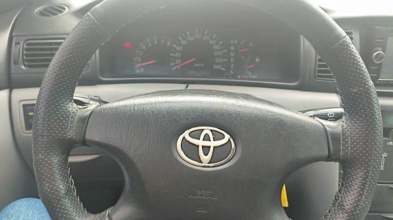 TOYOTA COROLLA 1.8 XEI 16V GASOLINA 4P AUTOMÁTICO 2003/2003 ADRIANO VEÍCULOS CRUZEIRO DO SUL / Carros no Vale