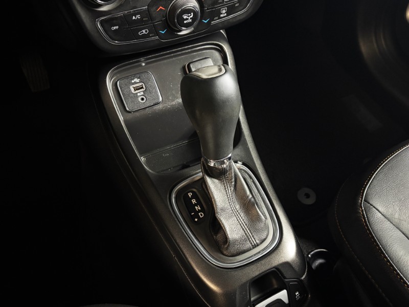 JEEP COMPASS 2.0 16V LONGITUDE 2017/2018 DUARTE VEÍCULOS PORTO ALEGRE / Carros no Vale JEEP COMPASS 2.0 16V LONGITUDE 2017/2018 DUARTE VEÍCULOS PORTO ALEGRE / Carros no Vale