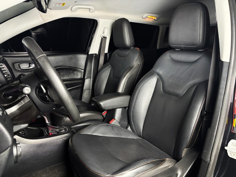 JEEP COMPASS 2.0 16V LONGITUDE 2017/2018 DUARTE VEÍCULOS PORTO ALEGRE / Carros no Vale JEEP COMPASS 2.0 16V LONGITUDE 2017/2018 DUARTE VEÍCULOS PORTO ALEGRE / Carros no Vale