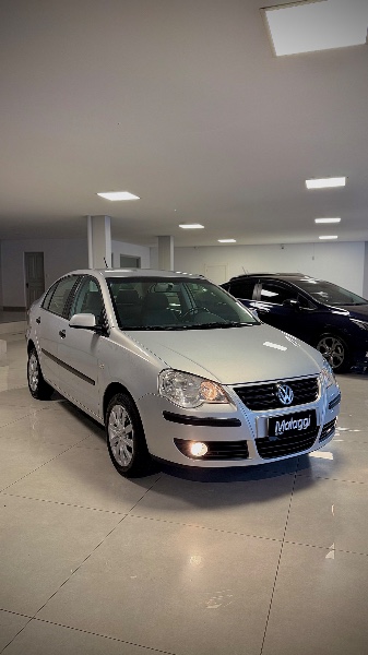 VOLKSWAGEN POLO 1.6 SEDAN 2009/2009 MALAGGI VEÍCULOS ENCANTADO / Carros no Vale