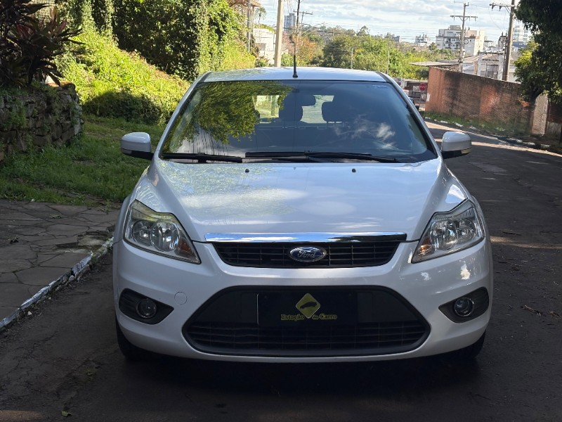 FORD FOCUS 1.6 2012/2012 ESTAÇÃO DO CARRO ESTRELA / Carros no Vale