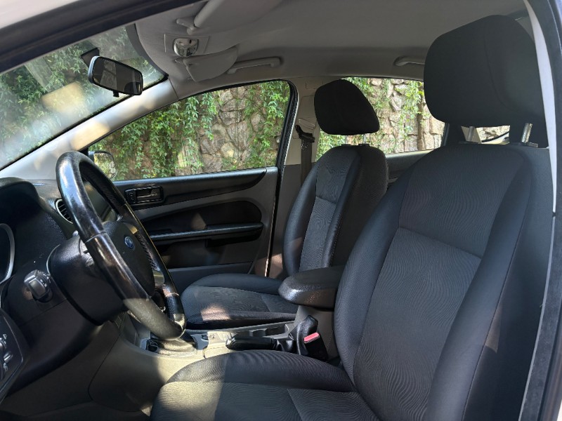 FORD FOCUS 1.6 2012/2012 ESTAÇÃO DO CARRO ESTRELA / Carros no Vale