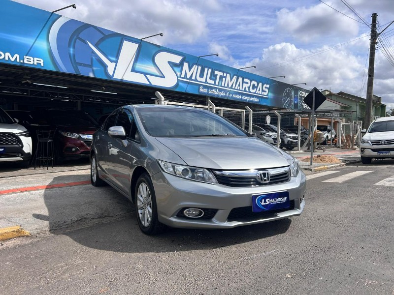 HONDA CIVIC SEDAN LXR 2.0 FLEXONE 16V AUT. 4P 2014/2014 LS MULTIMARCAS VENÂNCIO AIRES / Carros no Vale HONDA CIVIC SEDAN LXR 2.0 FLEXONE 16V AUT. 4P 2014/2014 LS MULTIMARCAS VENÂNCIO AIRES / Carros no Vale
