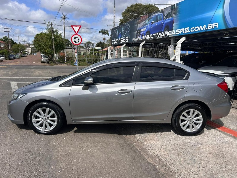 HONDA CIVIC SEDAN LXR 2.0 FLEXONE 16V AUT. 4P 2014/2014 LS MULTIMARCAS VENÂNCIO AIRES / Carros no Vale HONDA CIVIC SEDAN LXR 2.0 FLEXONE 16V AUT. 4P 2014/2014 LS MULTIMARCAS VENÂNCIO AIRES / Carros no Vale