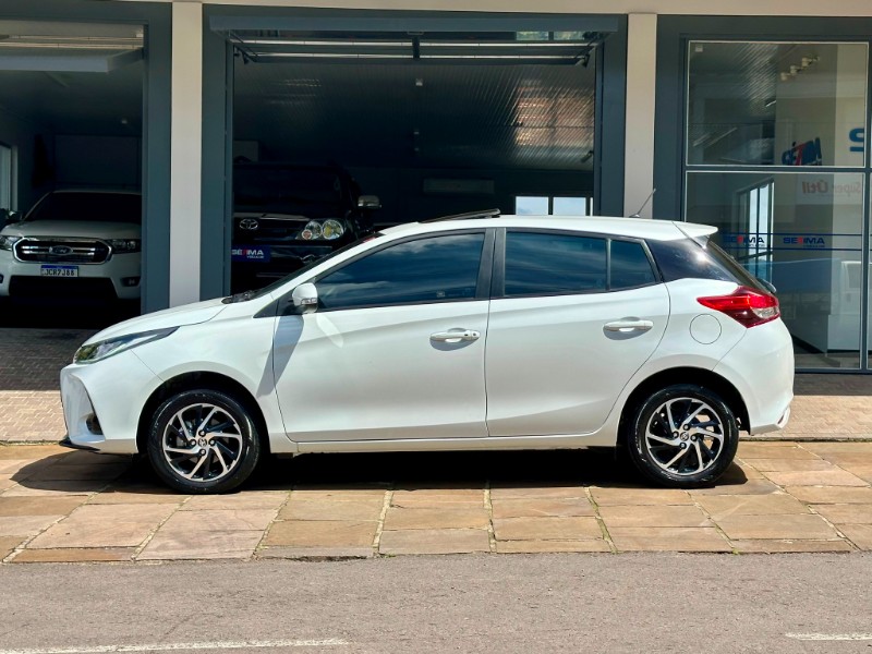 TOYOTA YARIS XLS 1.5 2022/2023 SÉTIMA VEÍCULOS GUAPORÉ / Carros no Vale