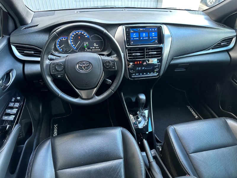 TOYOTA YARIS XLS 1.5 2022/2023 SÉTIMA VEÍCULOS GUAPORÉ / Carros no Vale