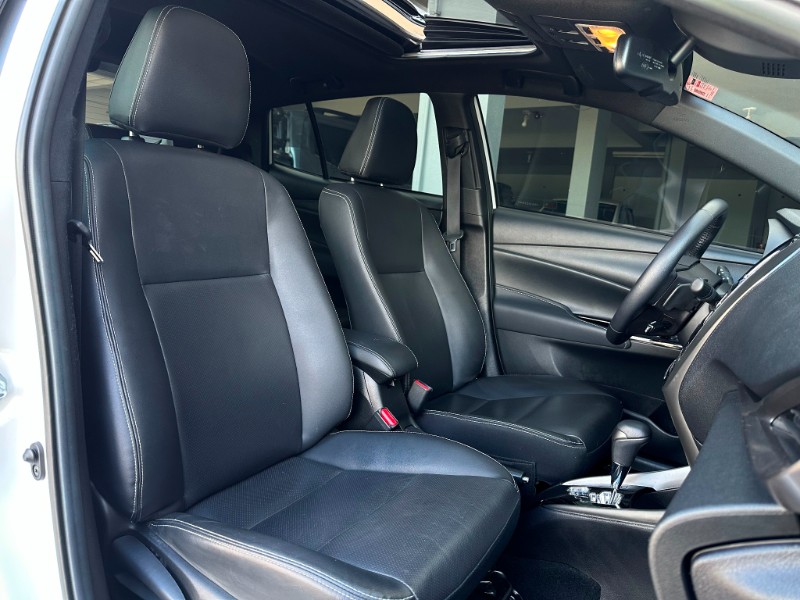 TOYOTA YARIS XLS 1.5 2022/2023 SÉTIMA VEÍCULOS GUAPORÉ / Carros no Vale