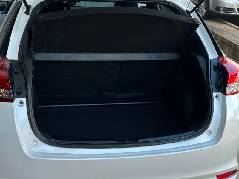 TOYOTA YARIS XLS 1.5 2022/2023 SÉTIMA VEÍCULOS GUAPORÉ / Carros no Vale