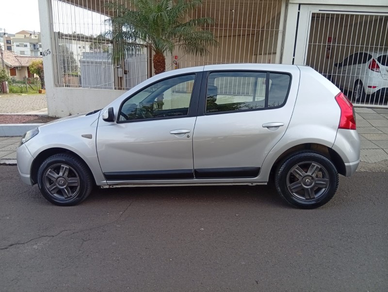 RENAULT SANDERO 1.6 EXPRESSION 2009/2010 ALTERNATIVA VEÍCULOS LAJEADO / Carros no Vale