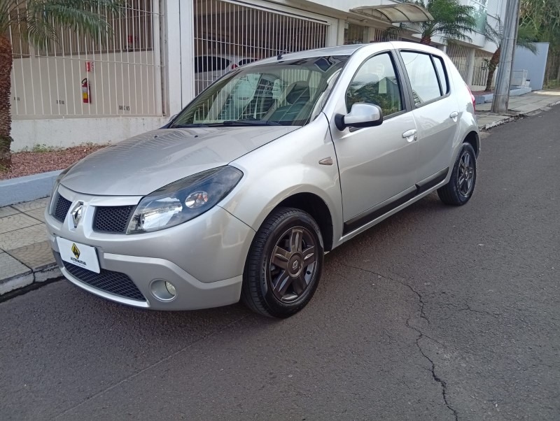 RENAULT SANDERO 1.6 EXPRESSION 2009/2010 ALTERNATIVA VEÍCULOS LAJEADO / Carros no Vale