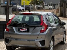 HONDA FIT 1.5 LX 16V FLEX 4P AUTOMÁTICO /2015 NEURI VEÍCULOS LAJEADO / Carros no Vale
