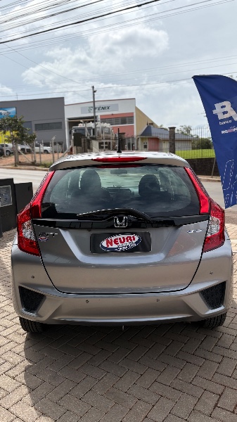 HONDA FIT 1.5 LX 16V FLEX 4P AUTOMÁTICO /2015 NEURI VEÍCULOS LAJEADO / Carros no Vale
