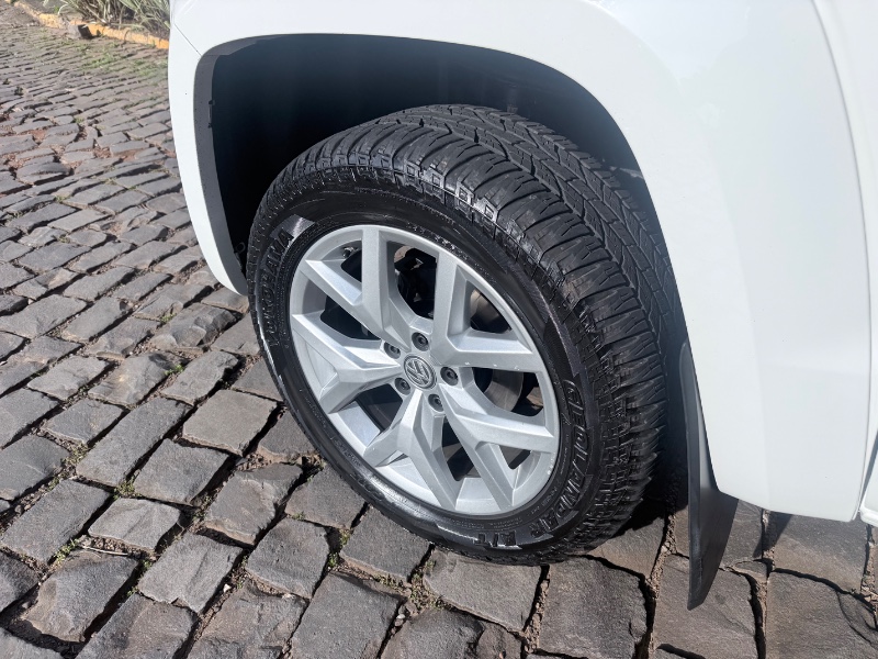 VOLKSWAGEN AMAROK 2.0 HIGHLINE 4X4 CD 16V TURBO INTERCOOLER 2019/2019 ELY AUTOMÓVEIS LAJEADO / Carros no Vale VOLKSWAGEN AMAROK 2.0 HIGHLINE 4X4 CD 16V TURBO INTERCOOLER 2019/2019 ELY AUTOMÓVEIS LAJEADO / Carros no Vale