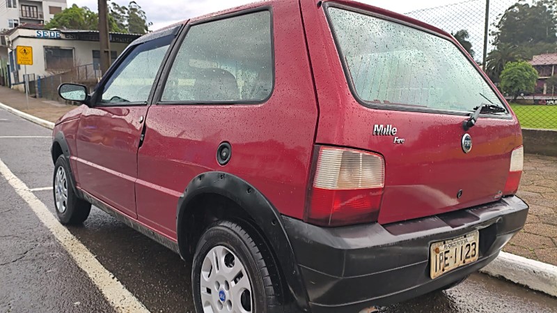 FIAT UNO 1.0 MPI MILLE FIRE 8V 2008/2008 ADRIANO VEÍCULOS CRUZEIRO DO SUL / Carros no Vale
