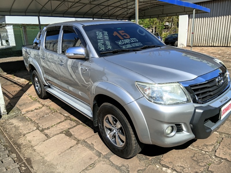 TOYOTA HILUX 2.7 SRV 4X2 CD 16V 2015/2015 SCHAEFER AUTOMÓVEIS TEUTÔNIA / Carros no Vale TOYOTA HILUX 2.7 SRV 4X2 CD 16V 2015/2015 SCHAEFER AUTOMÓVEIS TEUTÔNIA / Carros no Vale