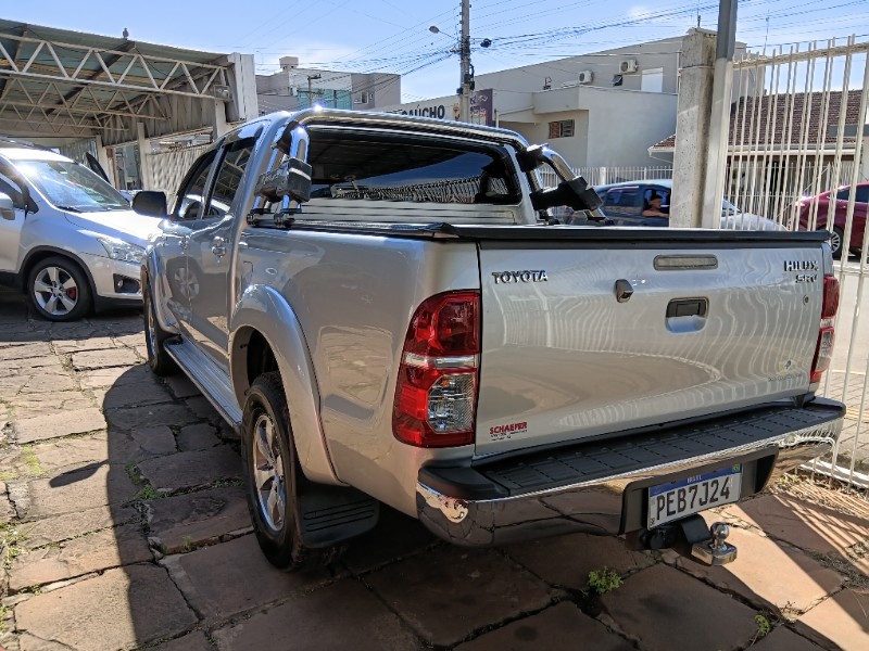 TOYOTA HILUX 2.7 SRV 4X2 CD 16V 2015/2015 SCHAEFER AUTOMÓVEIS TEUTÔNIA / Carros no Vale TOYOTA HILUX 2.7 SRV 4X2 CD 16V 2015/2015 SCHAEFER AUTOMÓVEIS TEUTÔNIA / Carros no Vale