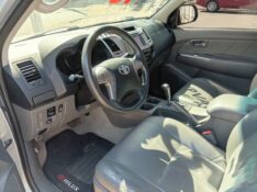 TOYOTA HILUX 2.7 SRV 4X2 CD 16V 2015/2015 SCHAEFER AUTOMÓVEIS TEUTÔNIA / Carros no Vale
