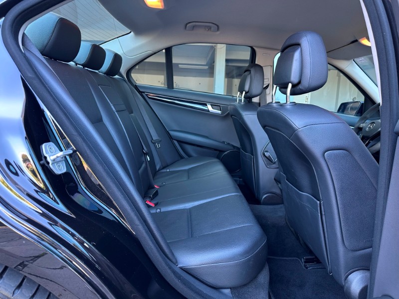 MERCEDES-BENZ C 180 1.8 CGI CLASSIC 16V TURBO 2012/2012 SÉTIMA VEÍCULOS GUAPORÉ / Carros no Vale