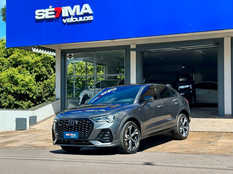 AUDI Q3 2.0 TFSI PERFORMANCE BLACK QUATTRO 2024/2025 SÉTIMA VEÍCULOS GUAPORÉ / Carros no Vale