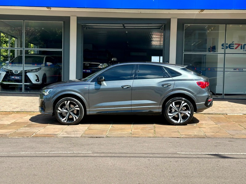 AUDI Q3 2.0 TFSI PERFORMANCE BLACK QUATTRO 2024/2025 SÉTIMA VEÍCULOS GUAPORÉ / Carros no Vale