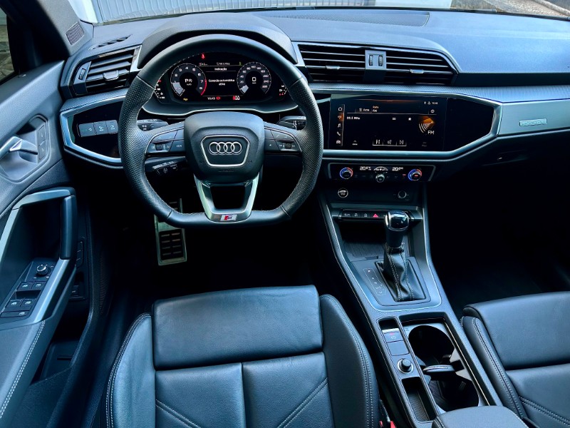 AUDI Q3 2.0 TFSI PERFORMANCE BLACK QUATTRO 2024/2025 SÉTIMA VEÍCULOS GUAPORÉ / Carros no Vale